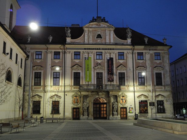 /El Palacio del gobernador en la Plaza Moravské Město