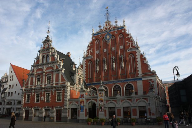 /Casa de los Cabezas Negras