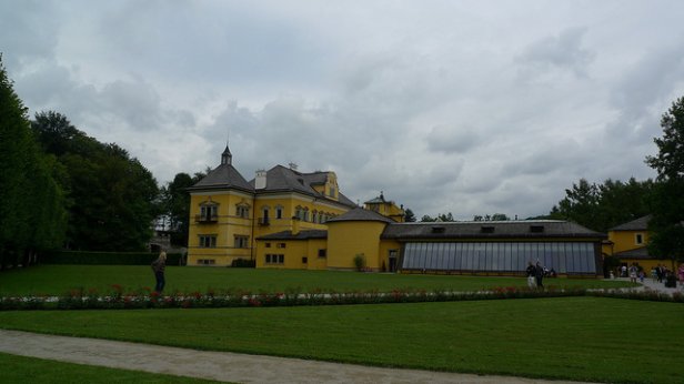 /Castillo de Hellbrun